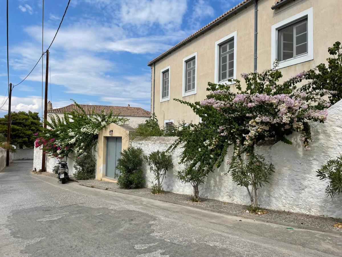 Villa 1853, Spetses Ground Floor Buitenkant foto